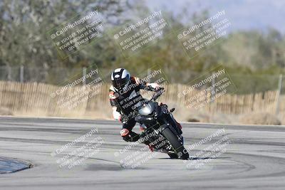 media/Dec-01-2025-Moto Forza (Mon) [[2daa91e15f]]/3-Beginner Group/Session 3 (Turn 3)/